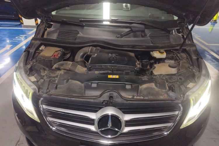 Used Mercedes-Benz V-Class 2018 V 260 Avantgarde Edition China VI Engine Bay