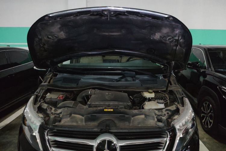 Used Mercedes-Benz V-Class 2018 V 260 L Prestige Extended Version China VI Engine Bay