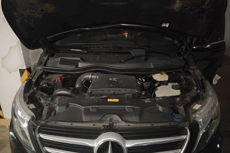 Used Mercedes-Benz V-Class 2018 V 260 Avantgarde Edition China VI Engine Bay