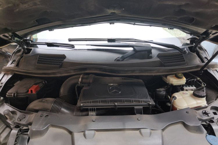 Used Mercedes-Benz V-Class 2018 V 260 L Prestige Extended Version China V Engine Bay