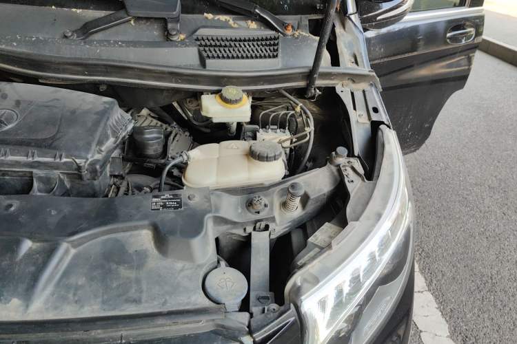 Used Mercedes-Benz V-Class 2018 V 260 Avantgarde Edition China V Engine Bay Left