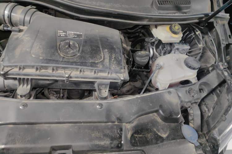 Used Mercedes-Benz V-Class  Engine Bay Left
