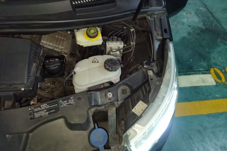 Used Mercedes-Benz V-Class 2018 V 260 L Prestige Extended Version China VI Engine Bay Left