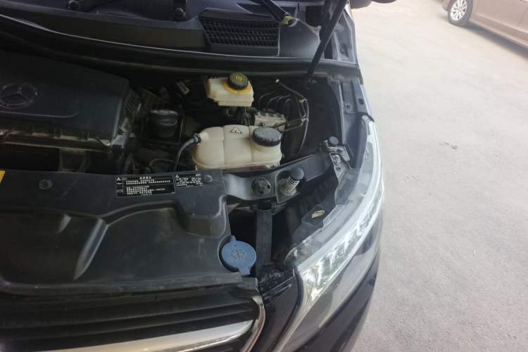 Used Mercedes-Benz V-Class 2018 V 260 Prestige Edition China V Engine Bay Left