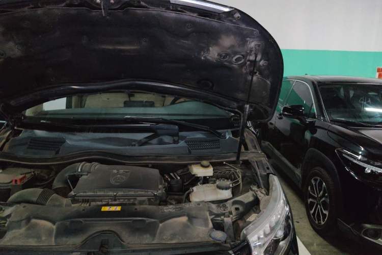 Used Mercedes-Benz V-Class 2018 V 260 L Prestige Extended Version China VI Engine Bay Left