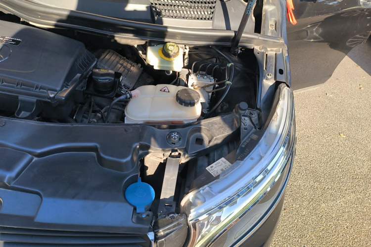 Used Mercedes-Benz V-Class 2018 V 260 L Prestige Extended Version China V Engine Bay Left
