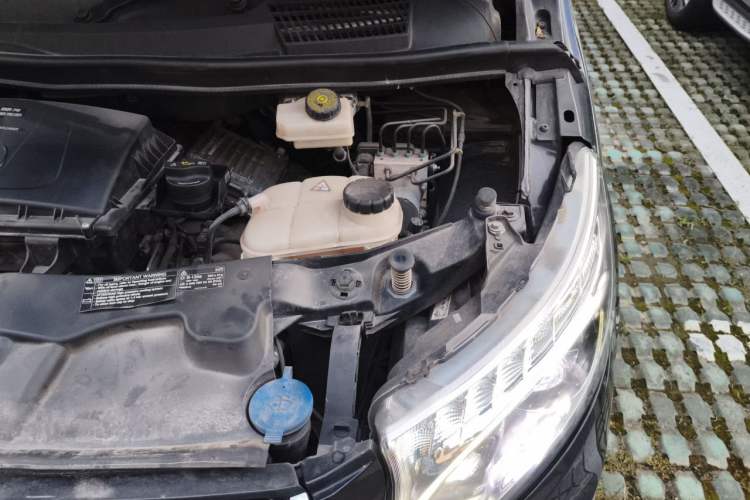 Used Mercedes-Benz V-Class 2018 V 260 Prestige Edition China V Engine Bay Left