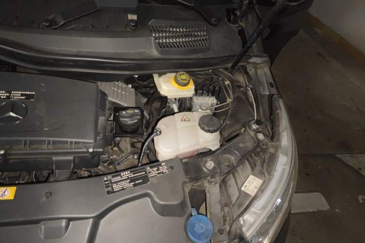 Used Mercedes-Benz V-Class 2018 V 260 Avantgarde Edition China VI Engine Bay Left
