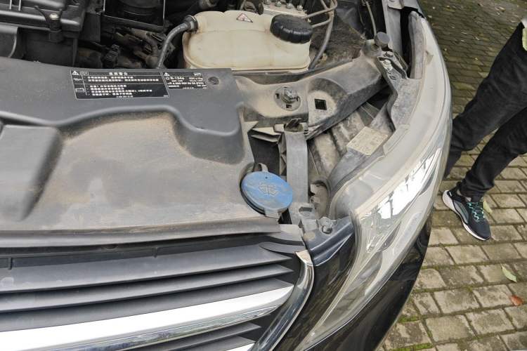 Used Mercedes-Benz V-Class 2018 V 260 L Prestige Extended Version China VI Engine Bay Left