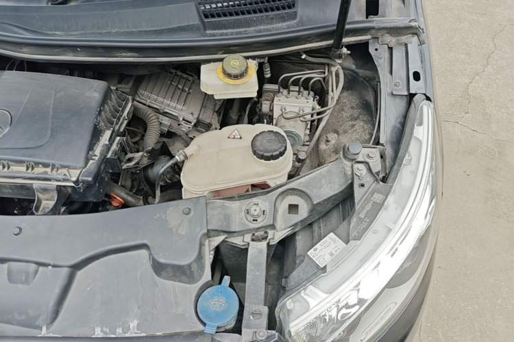 Used Mercedes-Benz V-Class 2018 V 260 Avantgarde Edition China VI Engine Bay Left