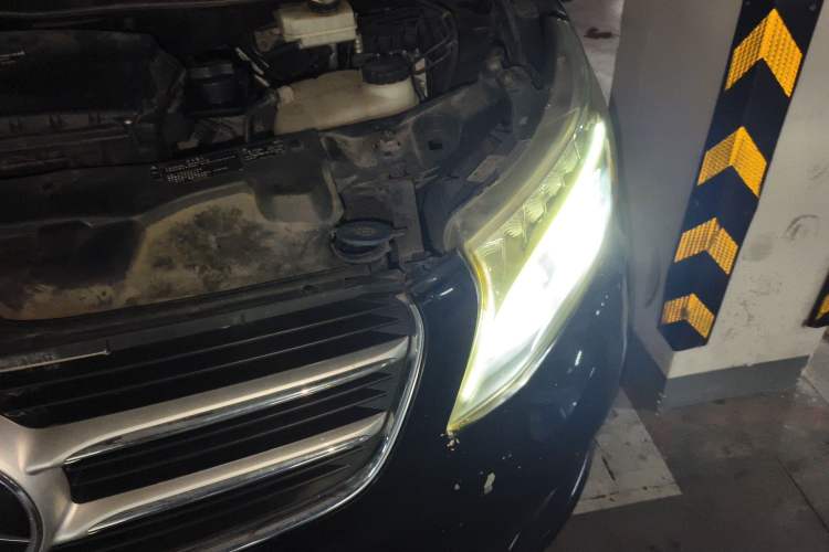 Used Mercedes-Benz V-Class 2018 V 260 L Prestige Extended Version China V Engine Bay Left
