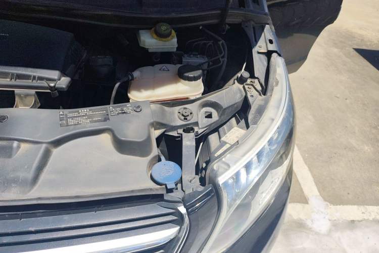 Used Mercedes-Benz V-Class 2018 V 260 L Prestige Extended Version China VI Engine Bay Left