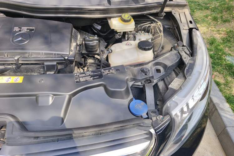 Used Mercedes-Benz V-Class 2018 V 260 Avantgarde Edition China VI Engine Bay Left
