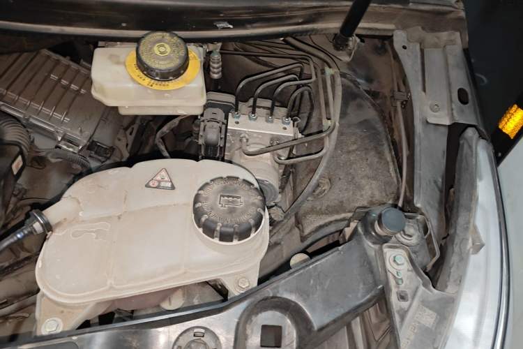 Used Mercedes-Benz V-Class 2018 V 260 L Prestige Extended Version China VI Engine Bay Left
