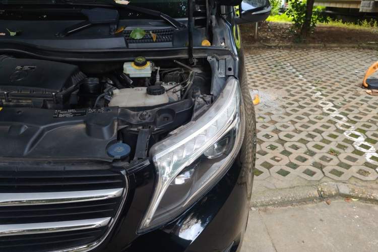 Used Mercedes-Benz V-Class 2018 V 260 L Prestige Extended Version China V Engine Bay Left