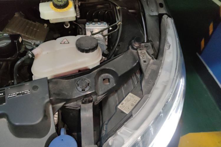 Used Mercedes-Benz V-Class 2018 V 260 L Prestige Extended Version China VI Engine Bay Left