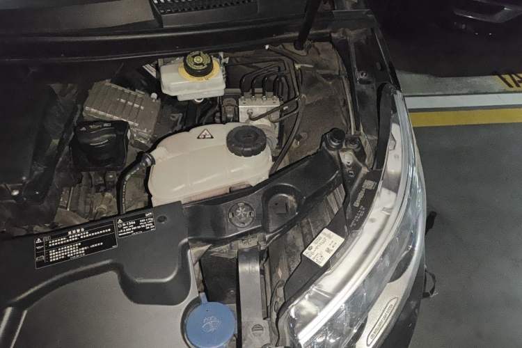 Used Mercedes-Benz V-Class 2018 V 260 L Prestige Extended Version China VI Engine Bay Left
