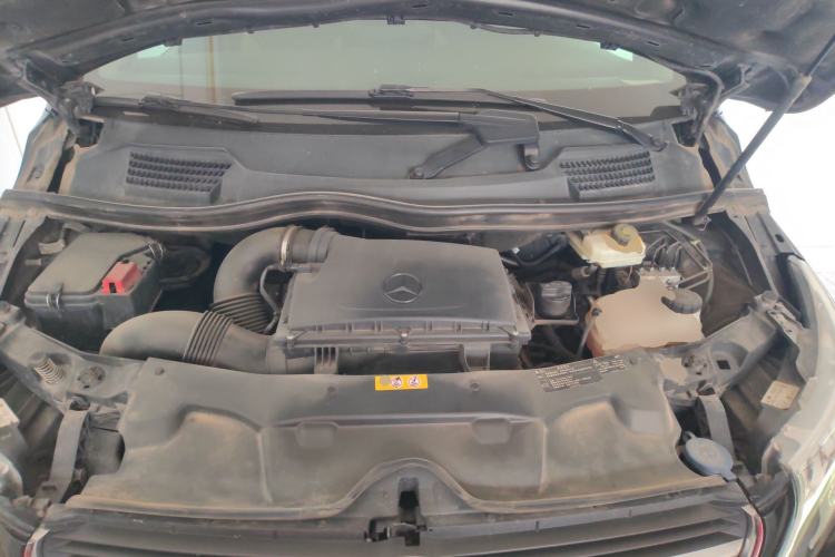 Used Mercedes-Benz V-Class  Engine Bay
