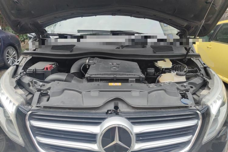 Used Mercedes-Benz V-Class  Engine Bay