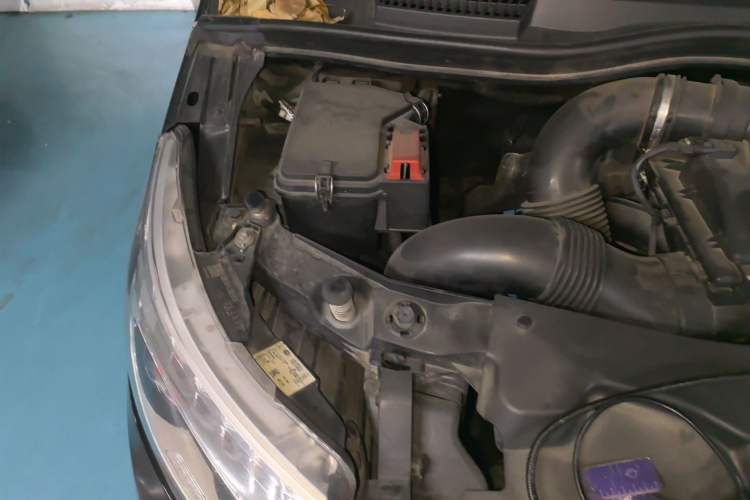 Used Mercedes-Benz V-Class 2018 V 260 Prestige Edition China VI Engine Bay Right