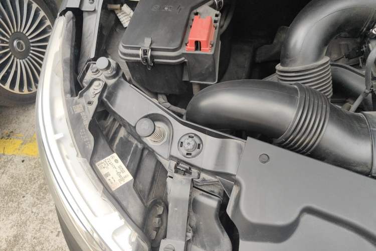 Used Mercedes-Benz V-Class 2018 V 260 L Prestige Extended Version China VI Engine Bay Right