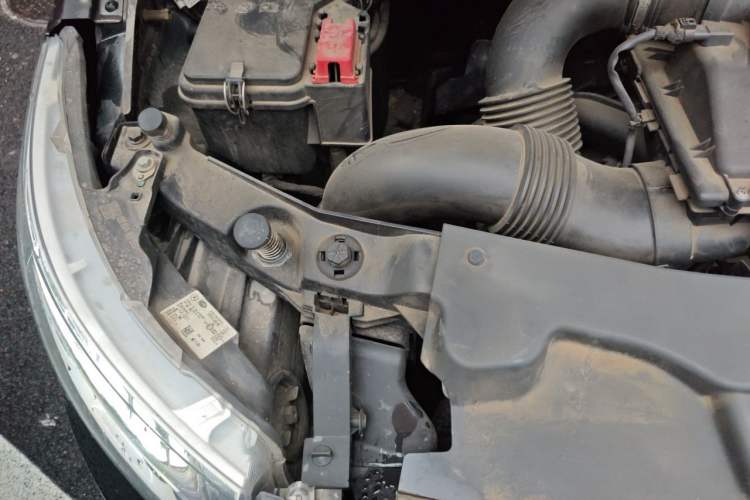 Used Mercedes-Benz V-Class 2018 V 260 Avantgarde Edition China VI Engine Bay Right