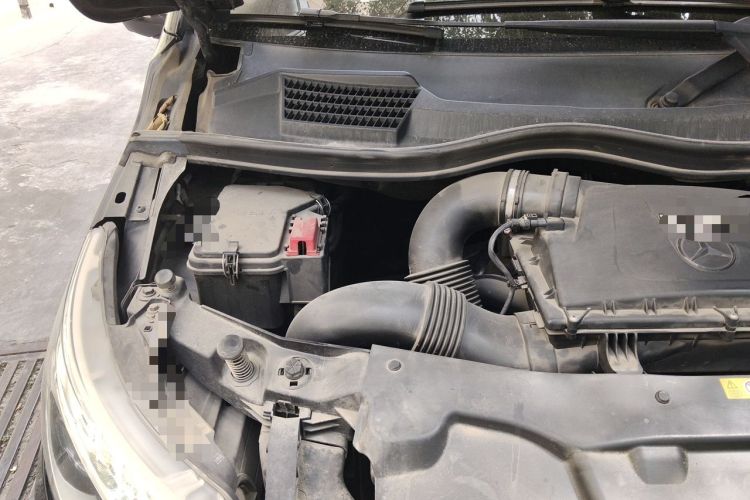 Used Mercedes-Benz V-Class  Engine Bay Right