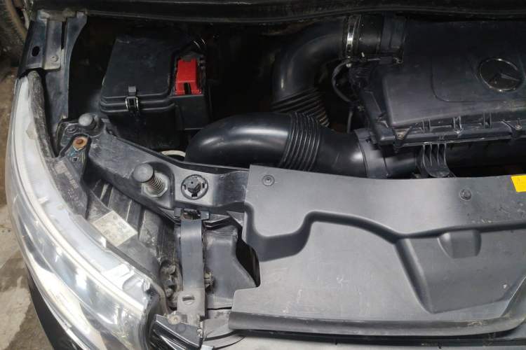 Used Mercedes-Benz V-Class 2018 V 260 Avantgarde Edition China VI Engine Bay Right