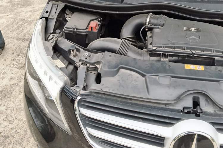 Used Mercedes-Benz V-Class 2018 V 260 L Prestige Extended Version China VI Engine Bay Right
