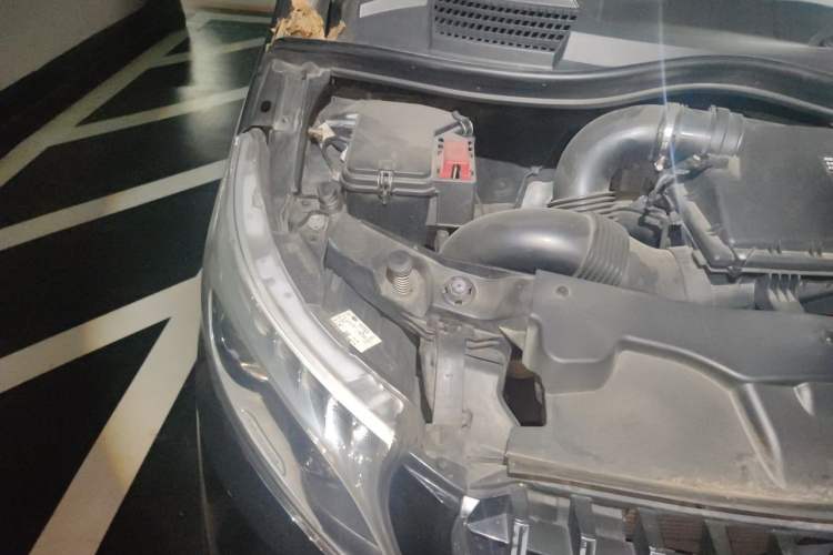 Used Mercedes-Benz V-Class 2018 V 260 L Prestige Extended Version China VI Engine Bay Right