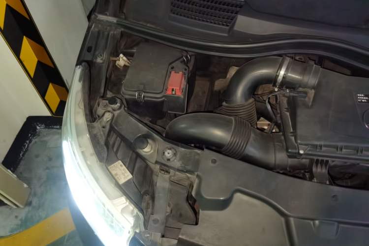 Used Mercedes-Benz V-Class 2018 V 260 L Prestige Extended Version China VI Engine Bay Right
