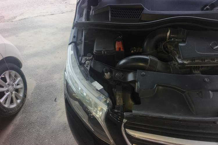 Used Mercedes-Benz V-Class 2018 V 260 Prestige Edition China V Engine Bay Right