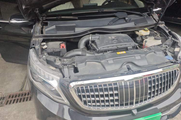 Used Mercedes-Benz V-Class 2018 V 260 L Prestige Extended Version China VI Engine Bay Right