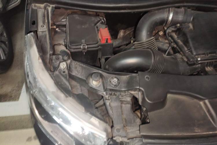 Used Mercedes-Benz V-Class  Engine Bay Right