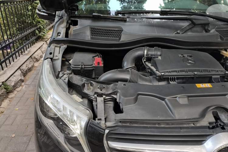 Used Mercedes-Benz V-Class 2018 V 260 L Prestige Extended Version China VI Engine Bay Right