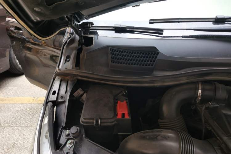 Used Mercedes-Benz V-Class 2018 V 260 L Prestige Extended Version China V Engine Bay Right