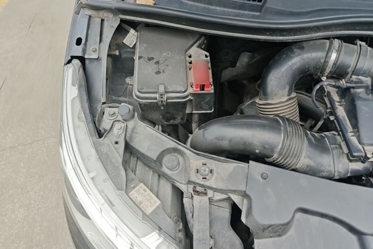 Used Mercedes-Benz V-Class 2018 V 260 Avantgarde Edition China VI Engine Bay Right