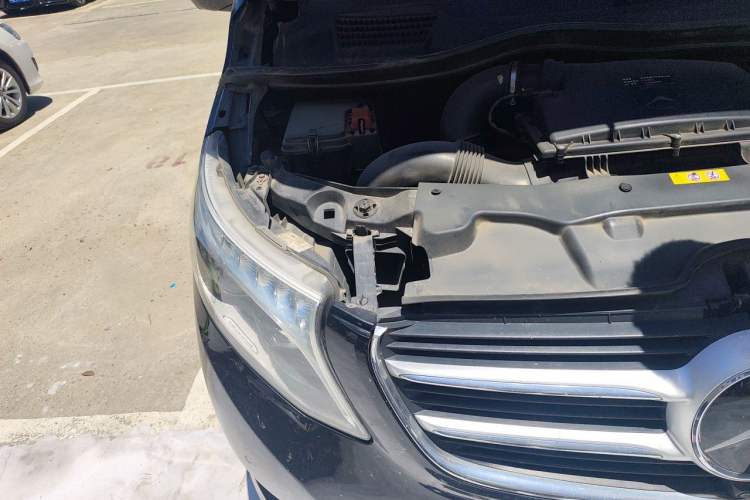 Used Mercedes-Benz V-Class 2018 V 260 L Prestige Extended Version China VI Engine Bay Right