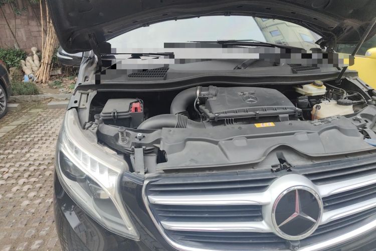 Used Mercedes-Benz V-Class  Engine Bay Right