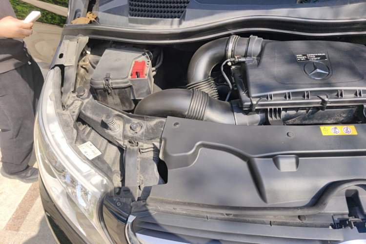 Used Mercedes-Benz V-Class 2018 V 260 Avantgarde Edition China VI Engine Bay Right