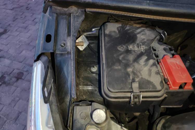 Used Mercedes-Benz V-Class  Engine Bay Right