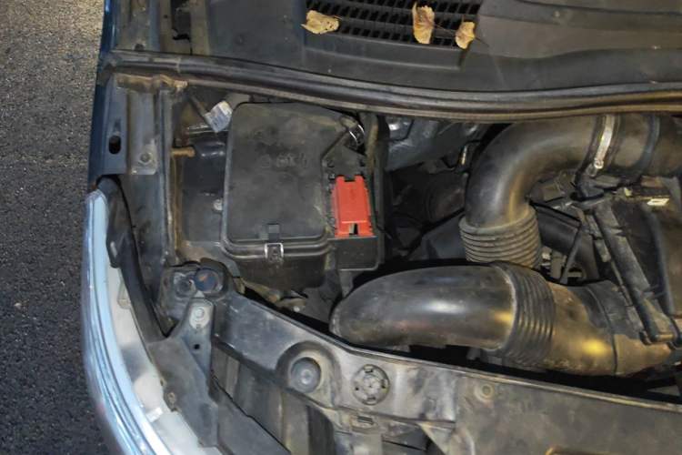 Used Mercedes-Benz V-Class  Engine Bay Right