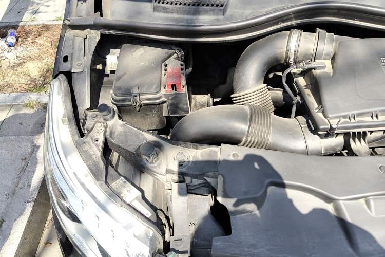 Used Mercedes-Benz V-Class 2018 V 260 L Prestige Extended Version China VI Engine Bay Right