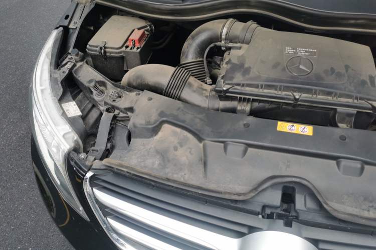 Used Mercedes-Benz V-Class 2018 V 260 Avantgarde Edition China VI Engine Bay Right
