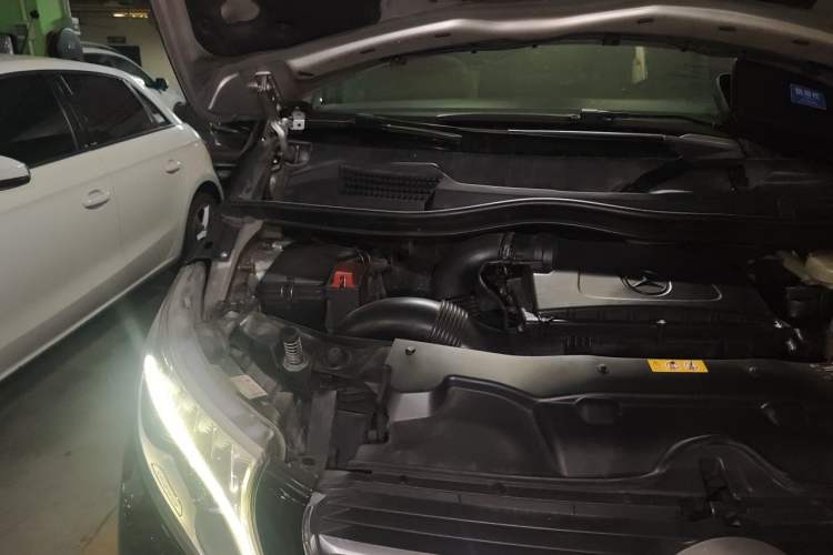 Used Mercedes-Benz V-Class 2018 V 260 Avantgarde Edition China VI Engine Bay Right