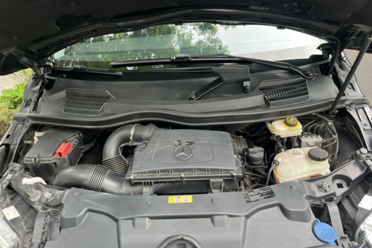 Used Mercedes-Benz V-Class 2018 V 260 Prestige Edition China VI Engine Bay