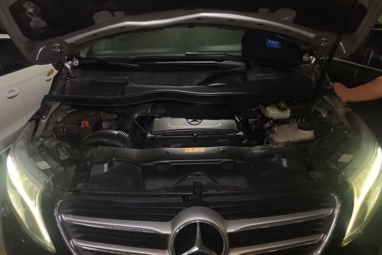 Used Mercedes-Benz V-Class 2018 V 260 Avantgarde Edition China VI Engine Bay