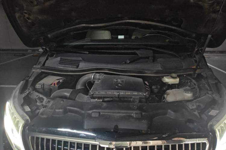 Used Mercedes-Benz V-Class 2018 V 260 L Prestige Extended Version China VI Engine Bay