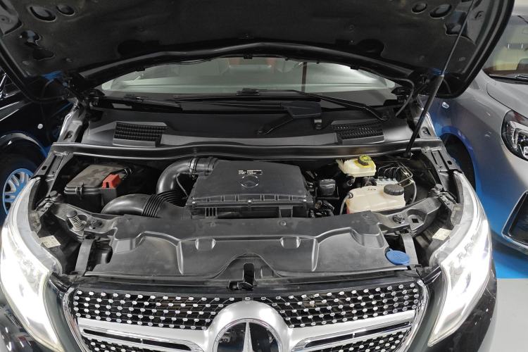 Used Mercedes-Benz V-Class 2018 V 260 Avantgarde Edition China VI Engine Bay