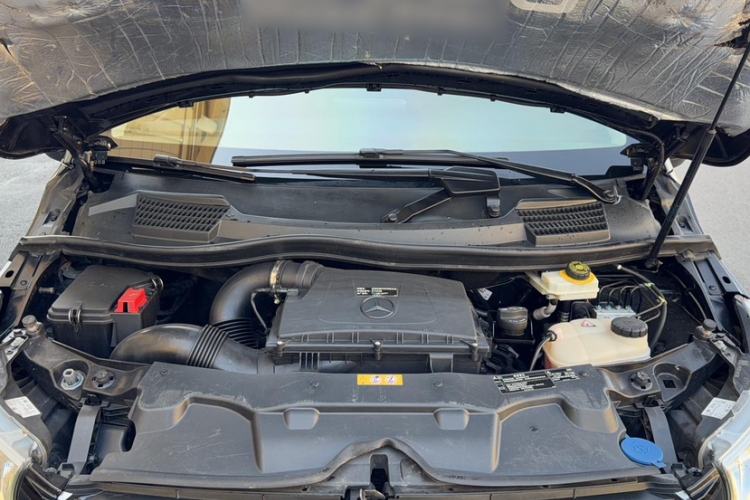 Used Mercedes-Benz V-Class 2018 V 260 Avantgarde Edition China VI Engine Bay